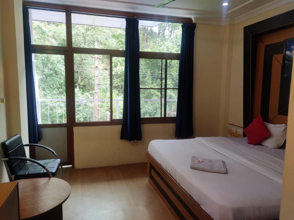 Hotel Amandeep Dharamsala Zewnętrze zdjęcie