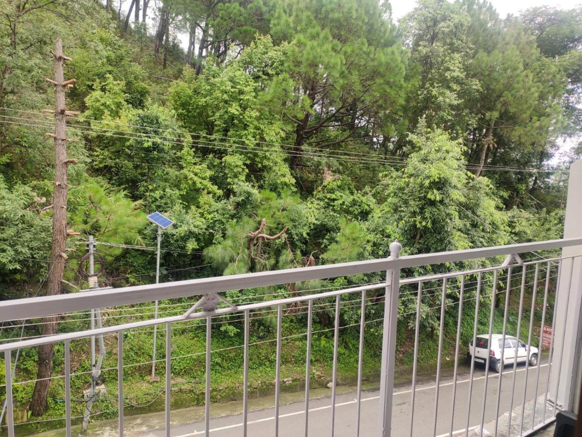 Hotel Amandeep Dharamsala Zewnętrze zdjęcie