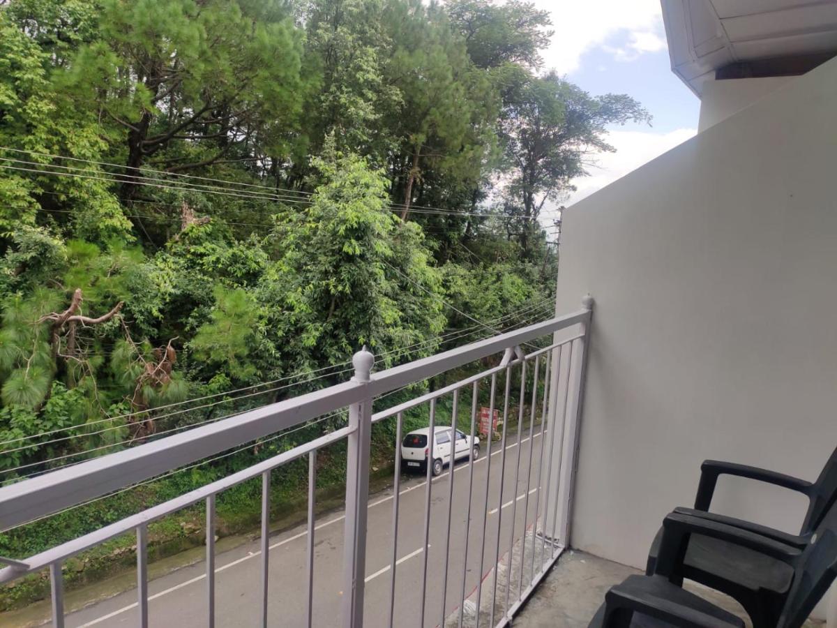 Hotel Amandeep Dharamsala Zewnętrze zdjęcie