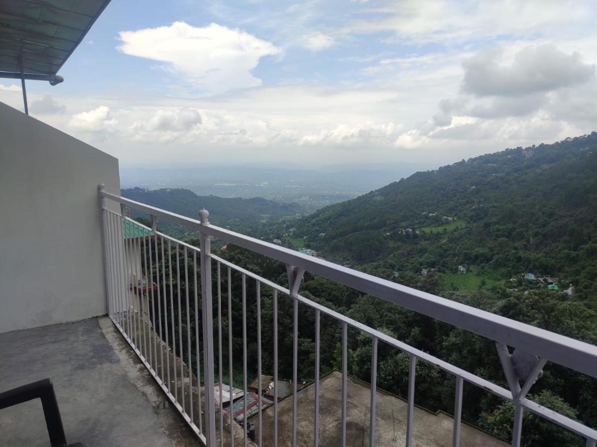 Hotel Amandeep Dharamsala Zewnętrze zdjęcie