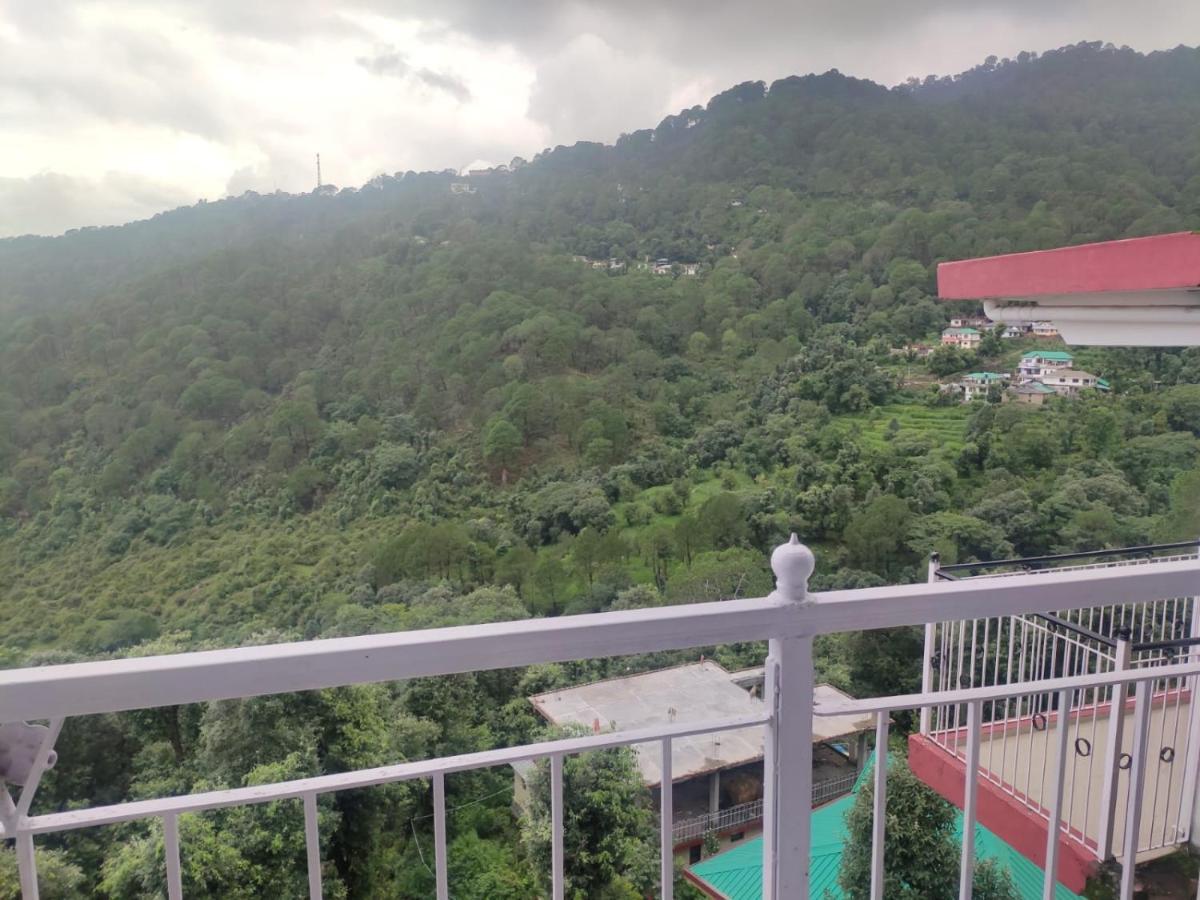Hotel Amandeep Dharamsala Zewnętrze zdjęcie