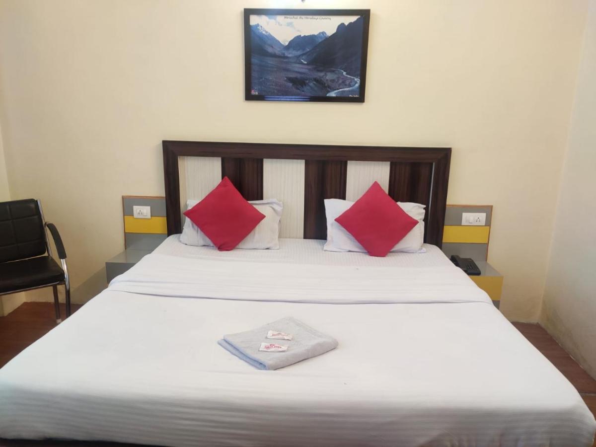 Hotel Amandeep Dharamsala Zewnętrze zdjęcie
