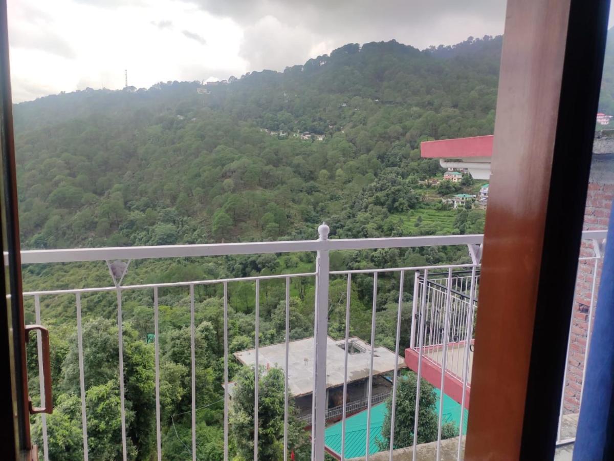 Hotel Amandeep Dharamsala Zewnętrze zdjęcie