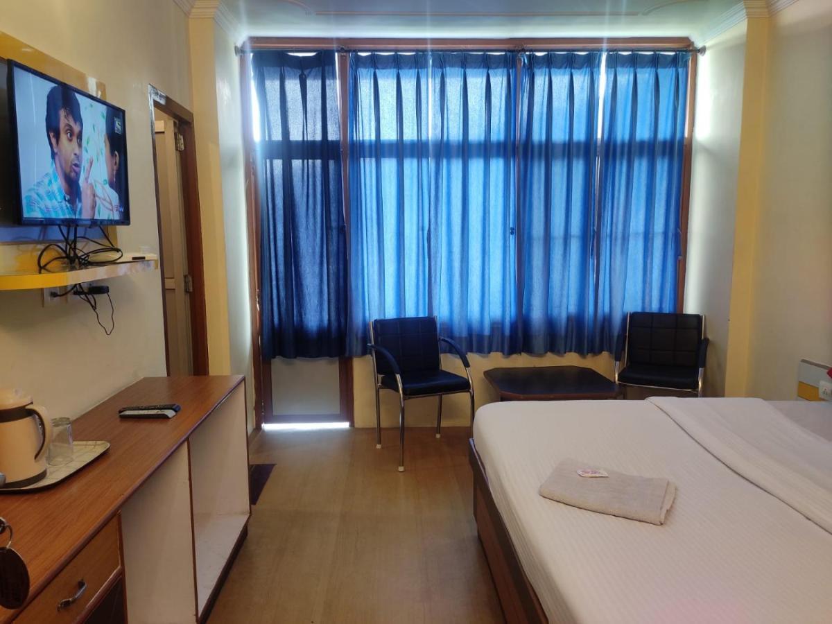 Hotel Amandeep Dharamsala Zewnętrze zdjęcie