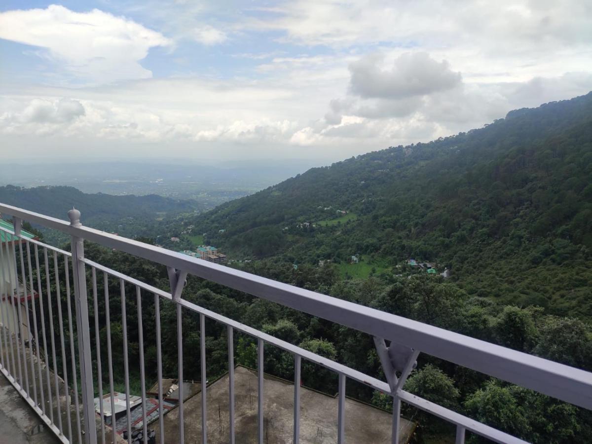 Hotel Amandeep Dharamsala Zewnętrze zdjęcie