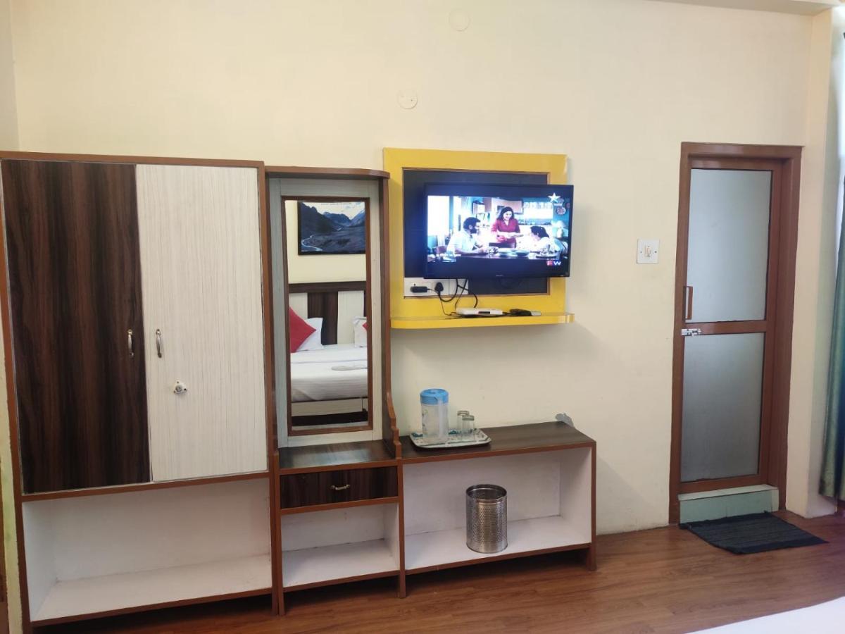 Hotel Amandeep Dharamsala Zewnętrze zdjęcie