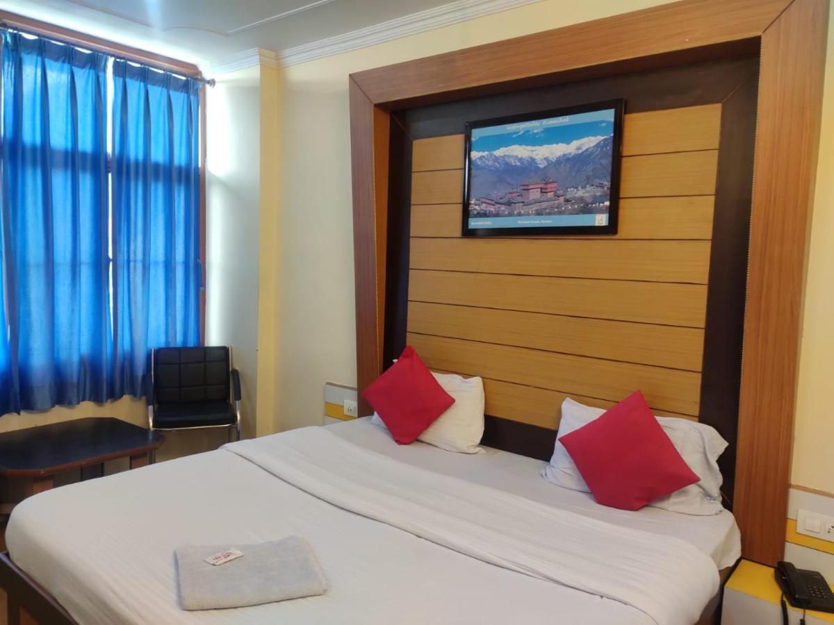 Hotel Amandeep Dharamsala Zewnętrze zdjęcie