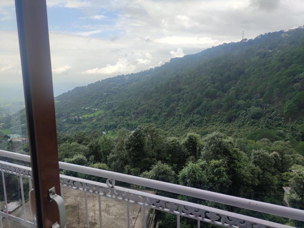 Hotel Amandeep Dharamsala Zewnętrze zdjęcie