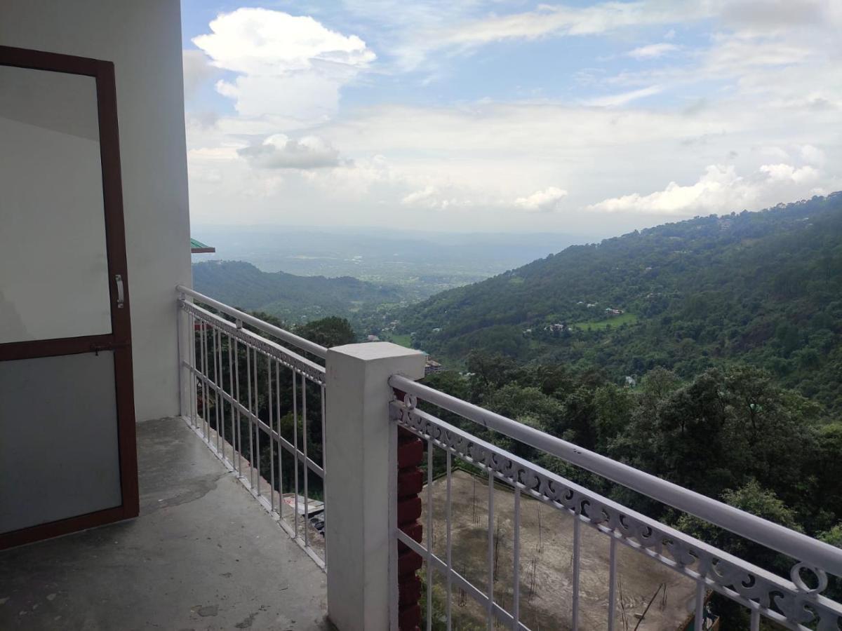 Hotel Amandeep Dharamsala Zewnętrze zdjęcie