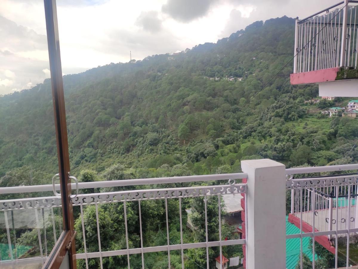 Hotel Amandeep Dharamsala Zewnętrze zdjęcie